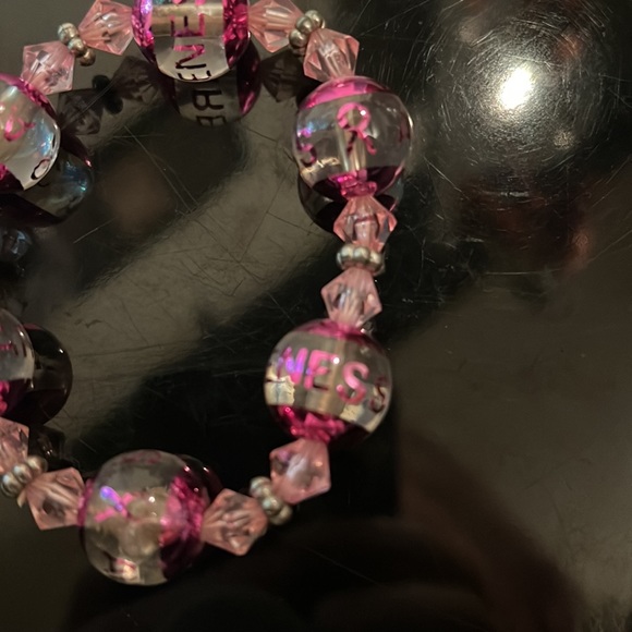Beaded breast cancer awareness bracelet - Picture 4 of 4